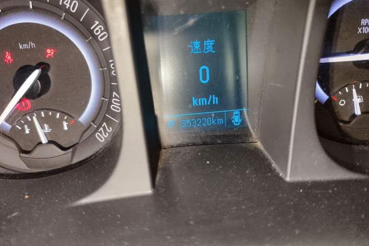 Used Buick GL8 2017 25S Luxury Version China V Standard Odometer Close Up