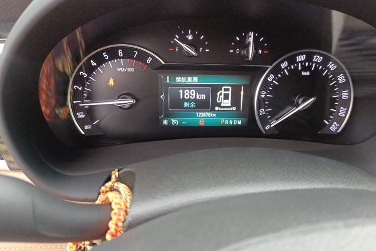 Used Buick GL8 2017 ES 28T Luxury Model China V Standard Odometer Close Up