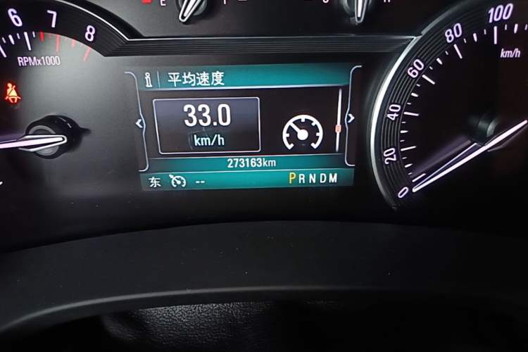 Used Buick GL8 2017 ES 28T Comfort Model China V Standard Odometer Close Up