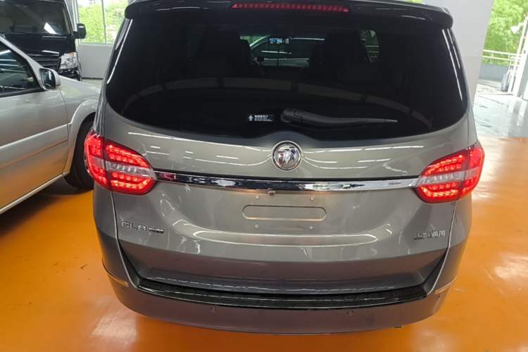 Used Buick GL8 2017 25S Comfort Version China V Standard Rear