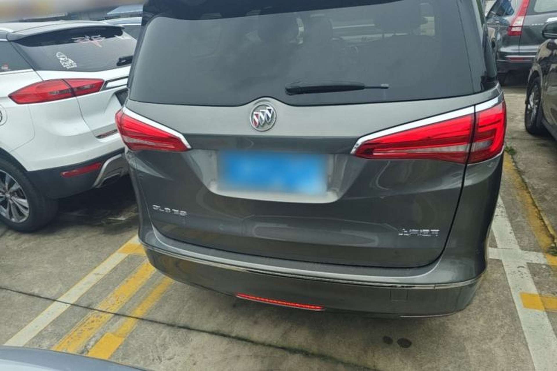 Used Buick GL8 2017 ES 28T Premium Version China V Standard Rear