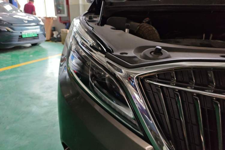 Used Buick GL8 2017 ES 28T Luxury Model China V Standard Right Front Headlight