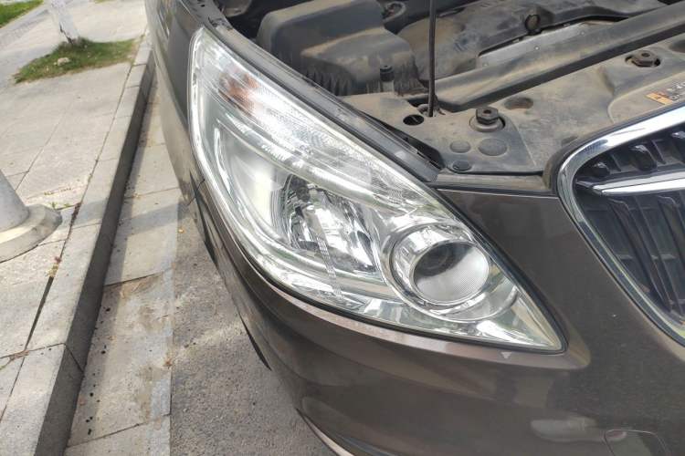 Used Buick GL8 2017 25S Luxury Version China V Standard Right Front Headlight