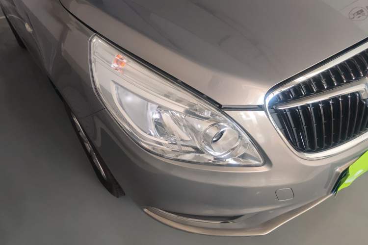 Used Buick GL8 2017 25S Comfort Version China V Standard Right Front Headlight