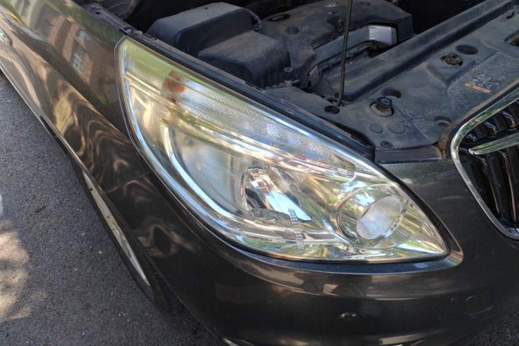 Used Buick GL8 2017 25S Prestige Version China V Standard Right Front Headlight