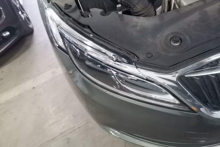 Used Buick GL8 2017 ES 28T Premium Version China V Standard Right Front Headlight