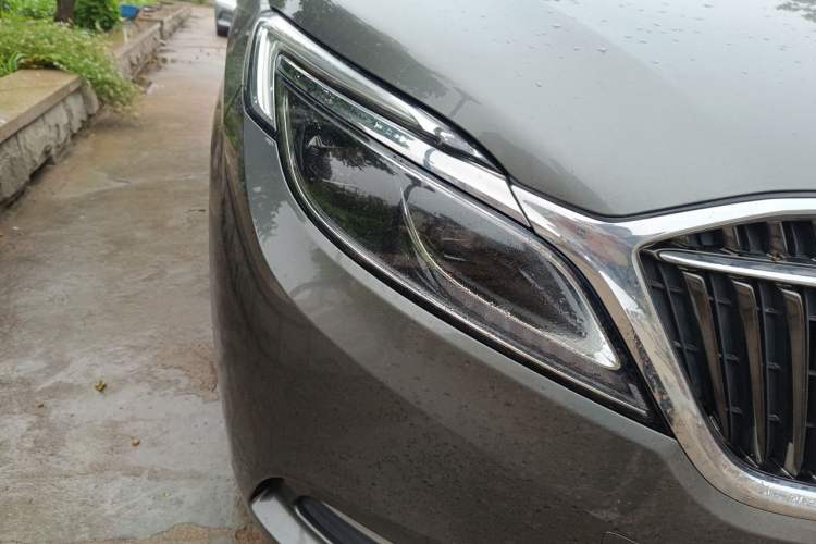 Used Buick GL8 2017 ES 28T Luxury Model China V Standard Right Front Headlight
