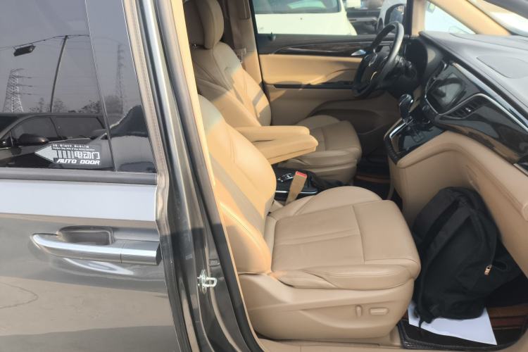 Used Buick GL8 2017 ES 28T Luxury Model China V Standard Right Front Seat