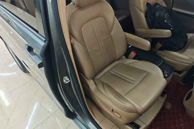 Used Buick GL8 2017 ES 28T Premium Version China V Standard Right Front Seat