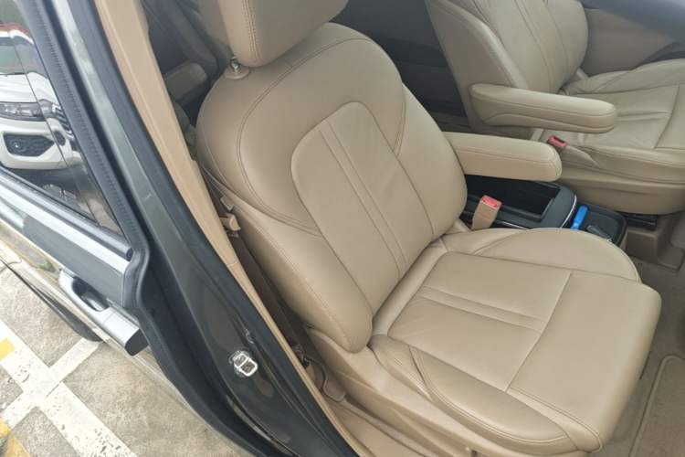 Used Buick GL8 2017 ES 28T Premium Version China V Standard Right Front Seat