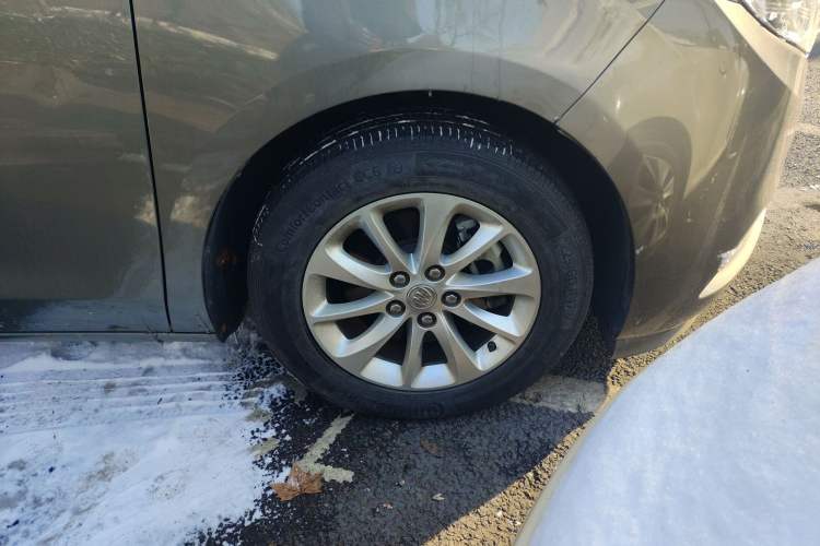 Used Buick GL8 2017 ES 28T Comfort Model China V Standard Right Front Wheel Hub