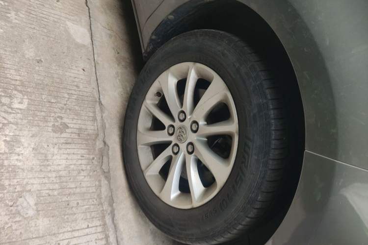 Used Buick GL8 2017 ES 28T Comfort Model China V Standard Right Front Wheel Hub