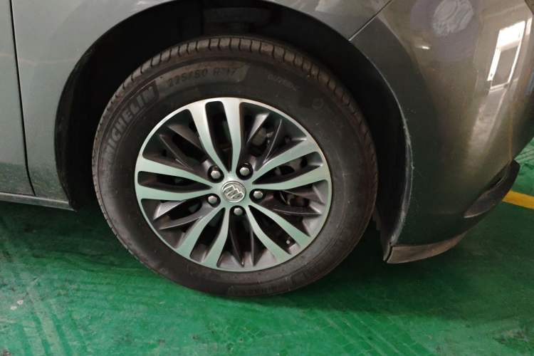 Used Buick GL8 2017 ES 28T Luxury Model China V Standard Right Front Wheel Hub