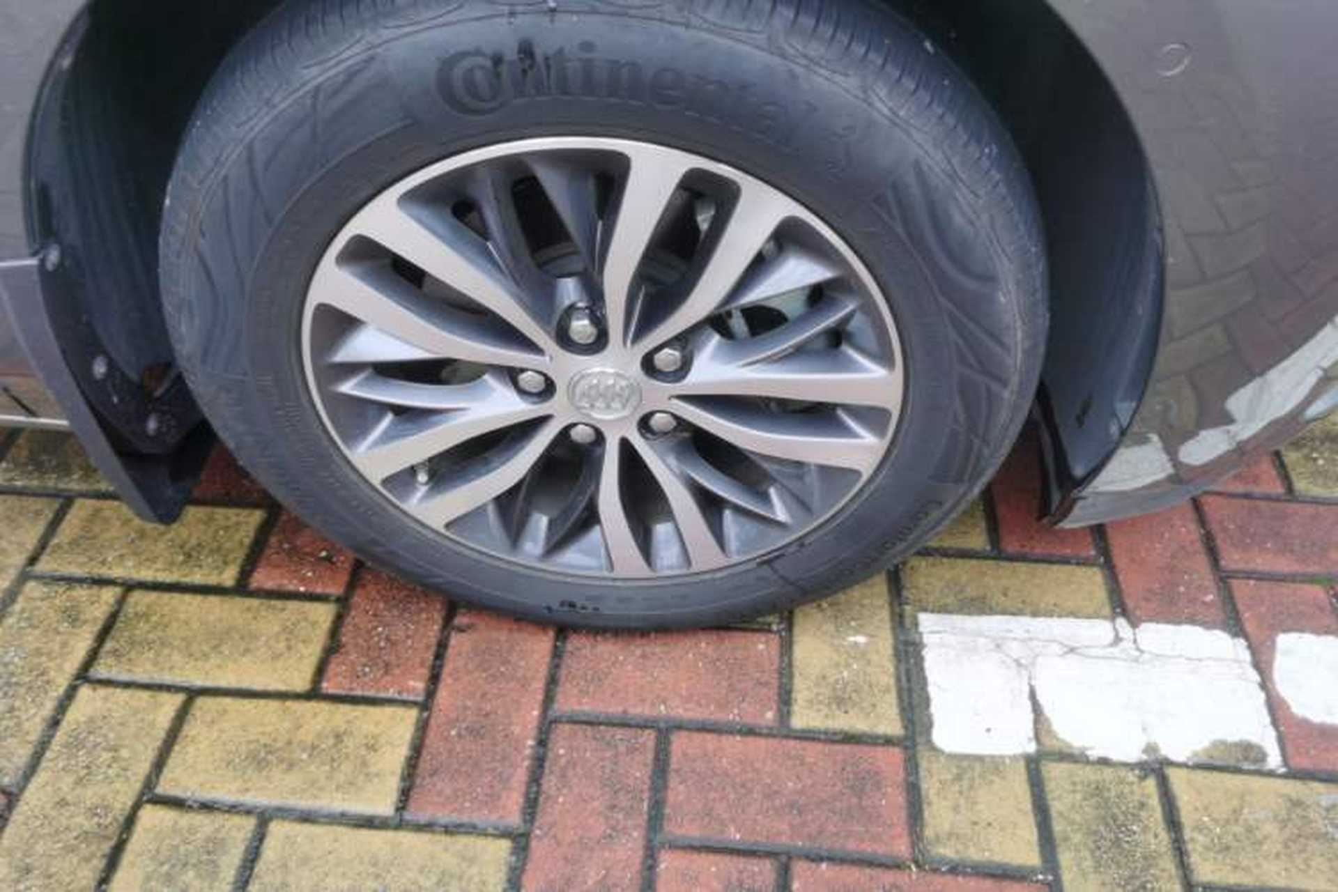 Used Buick GL8 2017 ES 28T Flagship Model China V Standard Right Front Wheel Hub