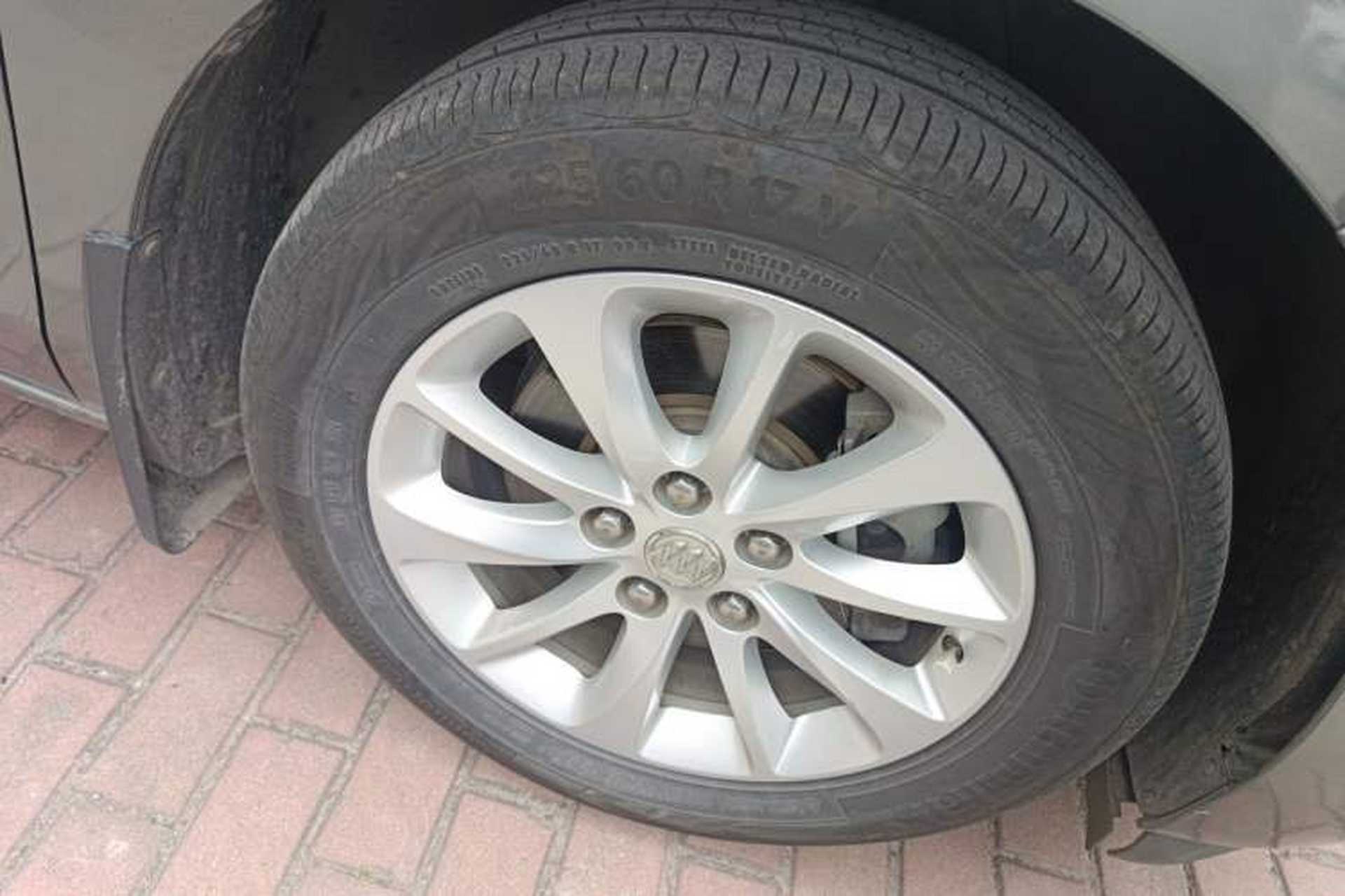 Used Buick GL8 2017 ES 28T Premium Version China V Standard Right Front Wheel Hub