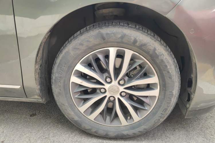 Used Buick GL8 2017 ES 28T Flagship Model China V Standard Right Front Wheel Hub