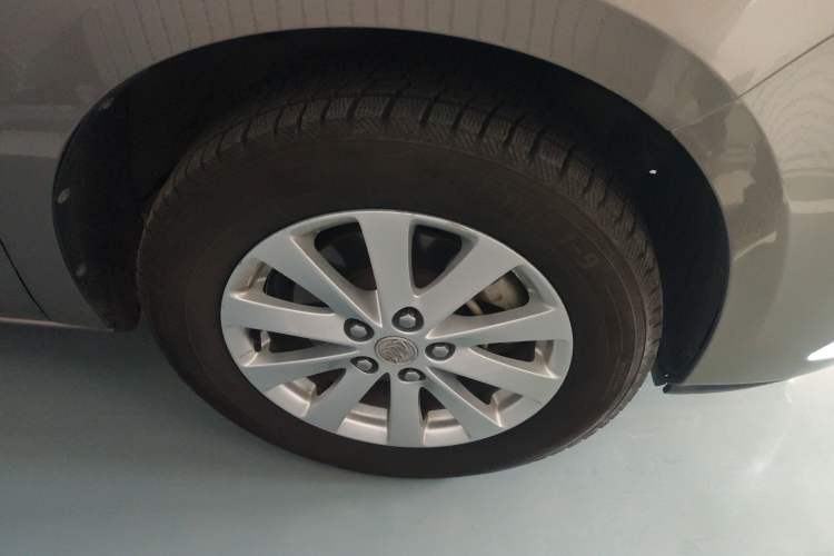 Used Buick GL8 2017 25S Comfort Version China V Standard Right Front Wheel Hub