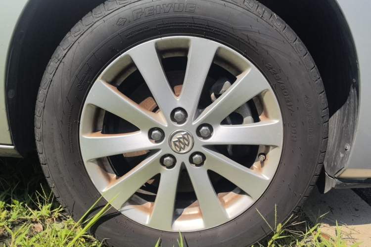 Used Buick GL8 2017 25S Luxury Version China V Standard Right Front Wheel Hub