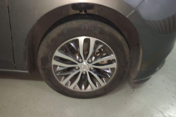 Used Buick GL8 2017 ES 28T Luxury Model China V Standard Right Front Wheel Hub