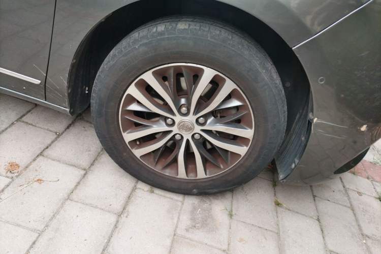 Used Buick GL8 2017 ES 28T Flagship Model China V Standard Right Front Wheel Hub