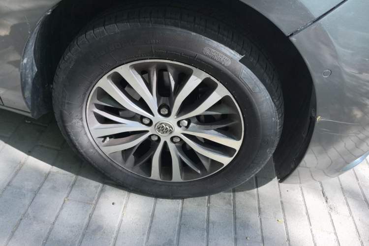 Used Buick GL8 2017 ES 28T Flagship Model China V Standard Right Front Wheel Hub