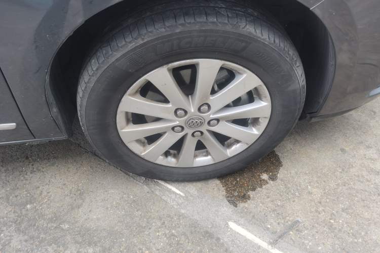Used Buick GL8 2017 25S Luxury Version China V Standard Right Front Wheel Hub