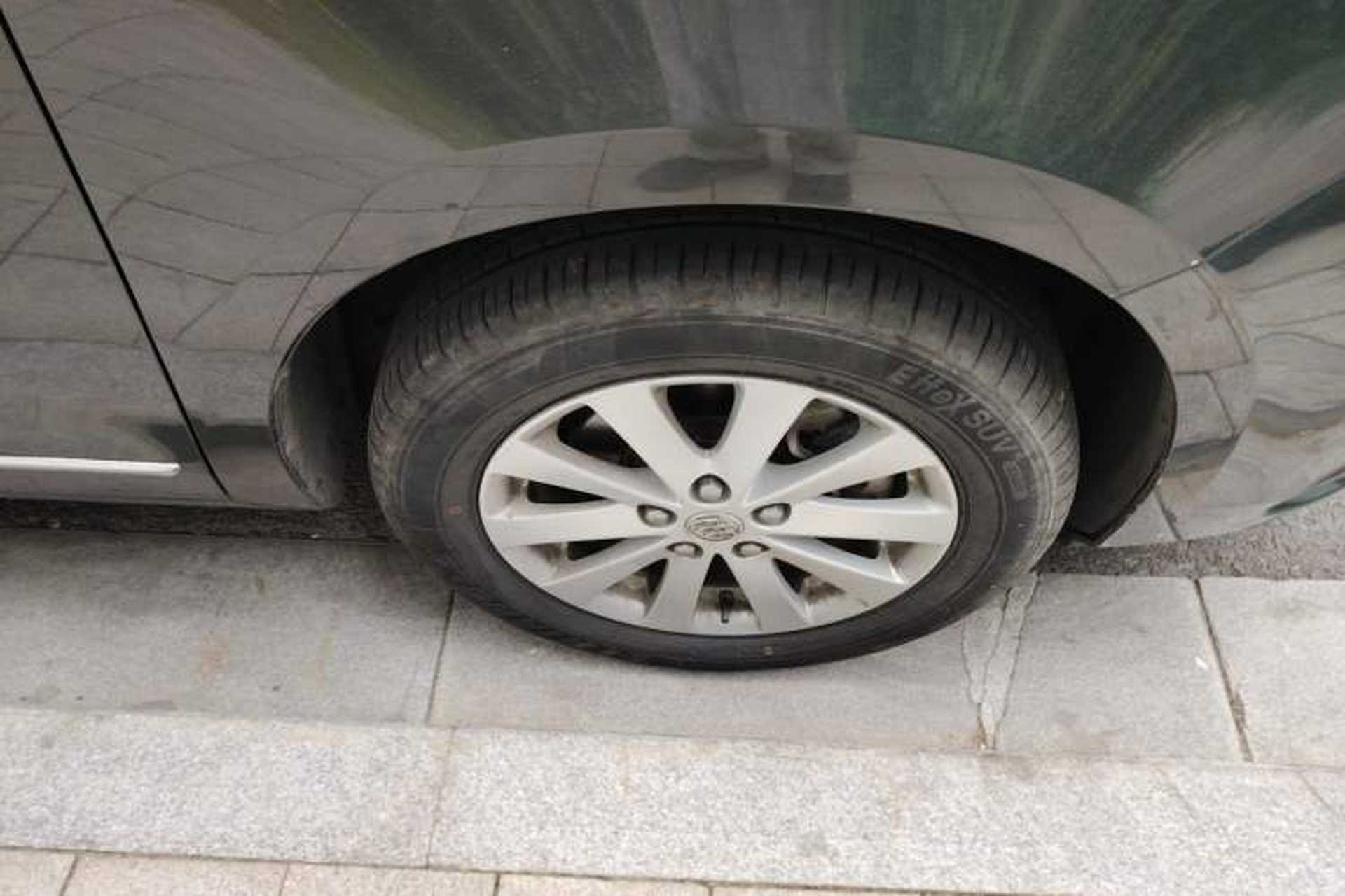 Used Buick GL8 2017 25S Luxury Version China V Standard Right Front Wheel Hub