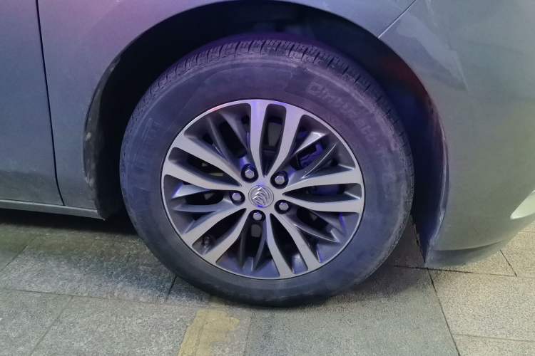 Used Buick GL8 2017 ES 28T Luxury Model China V Standard Right Front Wheel Hub