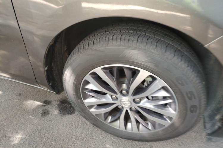 Used Buick GL8 2017 ES 28T Luxury Model China V Standard Right Front Wheel Hub
