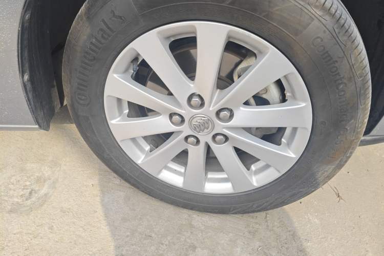 Used Buick GL8 2017 25S Luxury Version China V Standard Right Front Wheel Hub