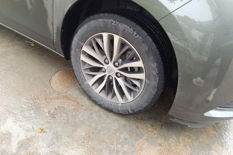 Used Buick GL8 2017 ES 28T Luxury Model China V Standard Right Front Wheel Hub
