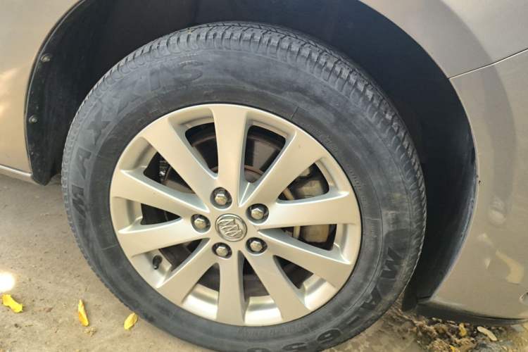 Used Buick GL8 2017 25S Luxury Version China V Standard Right Front Wheel Hub