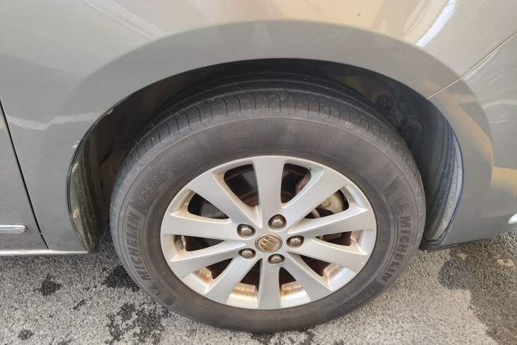 Used Buick GL8 2017 25S Prestige Version China V Standard Right Front Wheel Hub