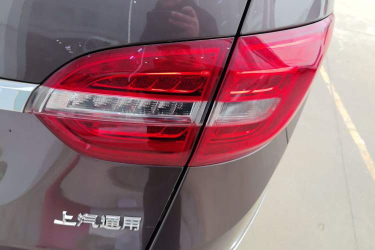 Used Buick GL8 2017 25S Luxury Version China V Standard Right Rear Taillight