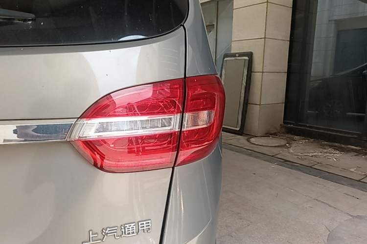 Used Buick GL8 2017 25S Luxury Version China V Standard Right Rear Taillight