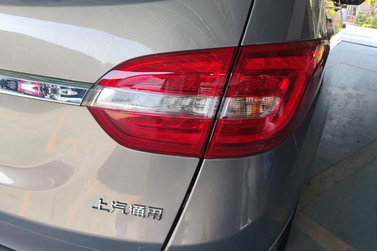 Used Buick GL8 2017 25S Comfort Version China V Standard Right Rear Taillight