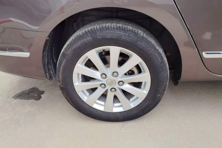Used Buick GL8 2017 25S Luxury Version China V Standard Right Rear Wheel Hub