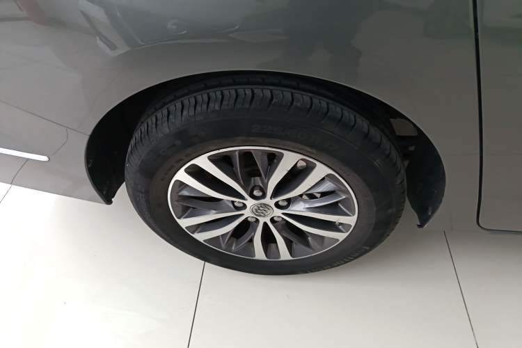 Used Buick GL8 2017 ES 28T Luxury Model China V Standard Right Rear Wheel Hub
