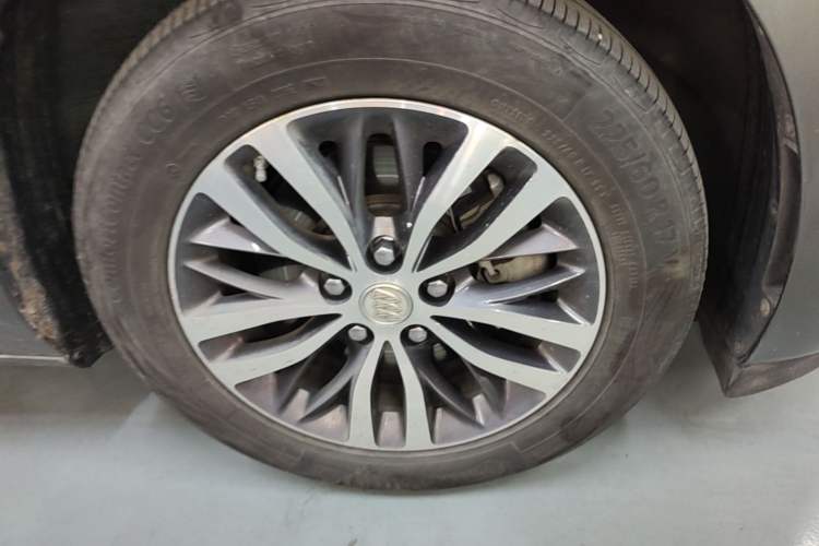 Used Buick GL8 2017 ES 28T Flagship Model China V Standard Right Rear Wheel Hub