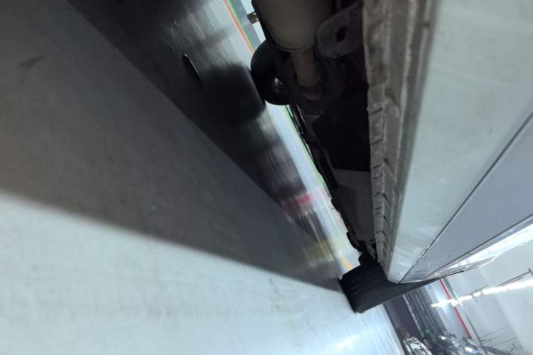 Used Buick GL8 2017 25S Prestige Version China V Standard Right Side Sill