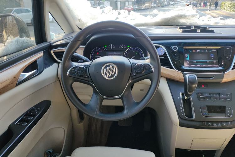 Used Buick GL8 2017 ES 28T Comfort Model China V Standard Steering Wheel