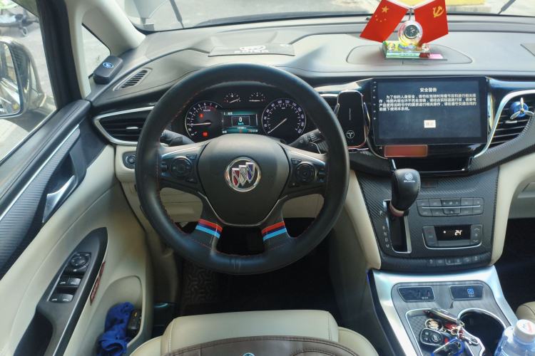 Used Buick GL8 2017 ES 28T Comfort Model China V Standard Steering Wheel