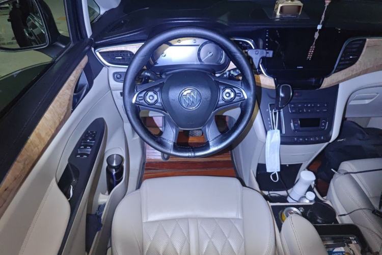 Used Buick GL8 2017 ES 28T Comfort Model China V Standard Steering Wheel