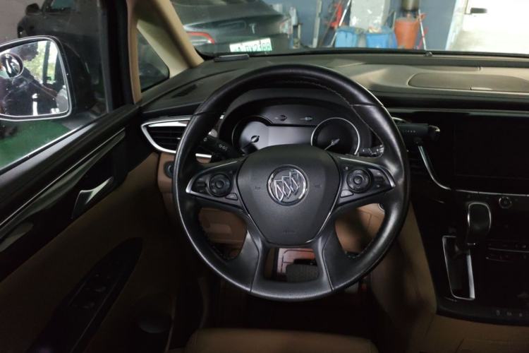 Used Buick GL8 2017 ES 28T Luxury Model China V Standard Steering Wheel