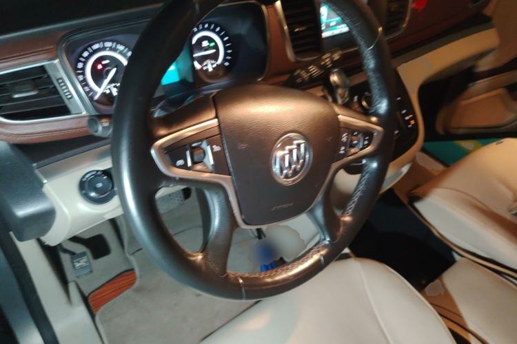 Used Buick GL8 2017 25S Comfort Version China V Standard Steering Wheel
