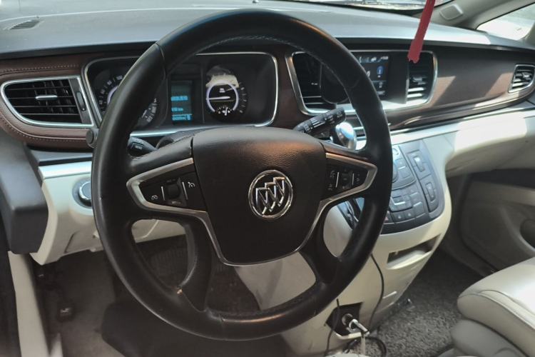 Used Buick GL8 2017 25S Comfort Version China V Standard Steering Wheel