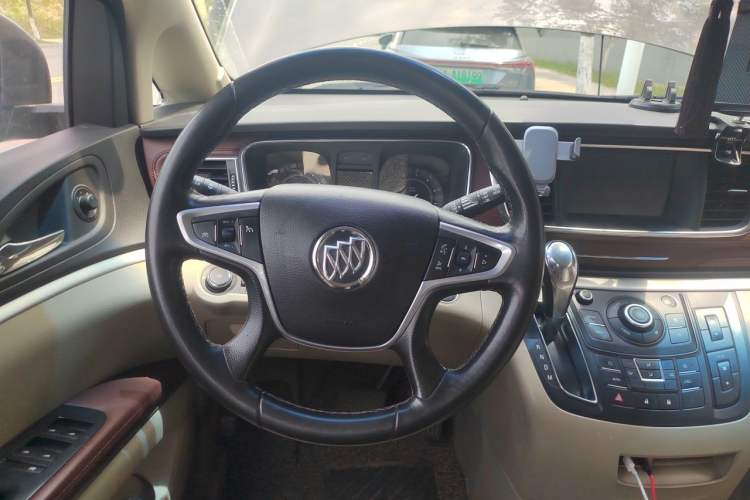 Used Buick GL8 2017 25S Luxury Version China V Standard Steering Wheel
