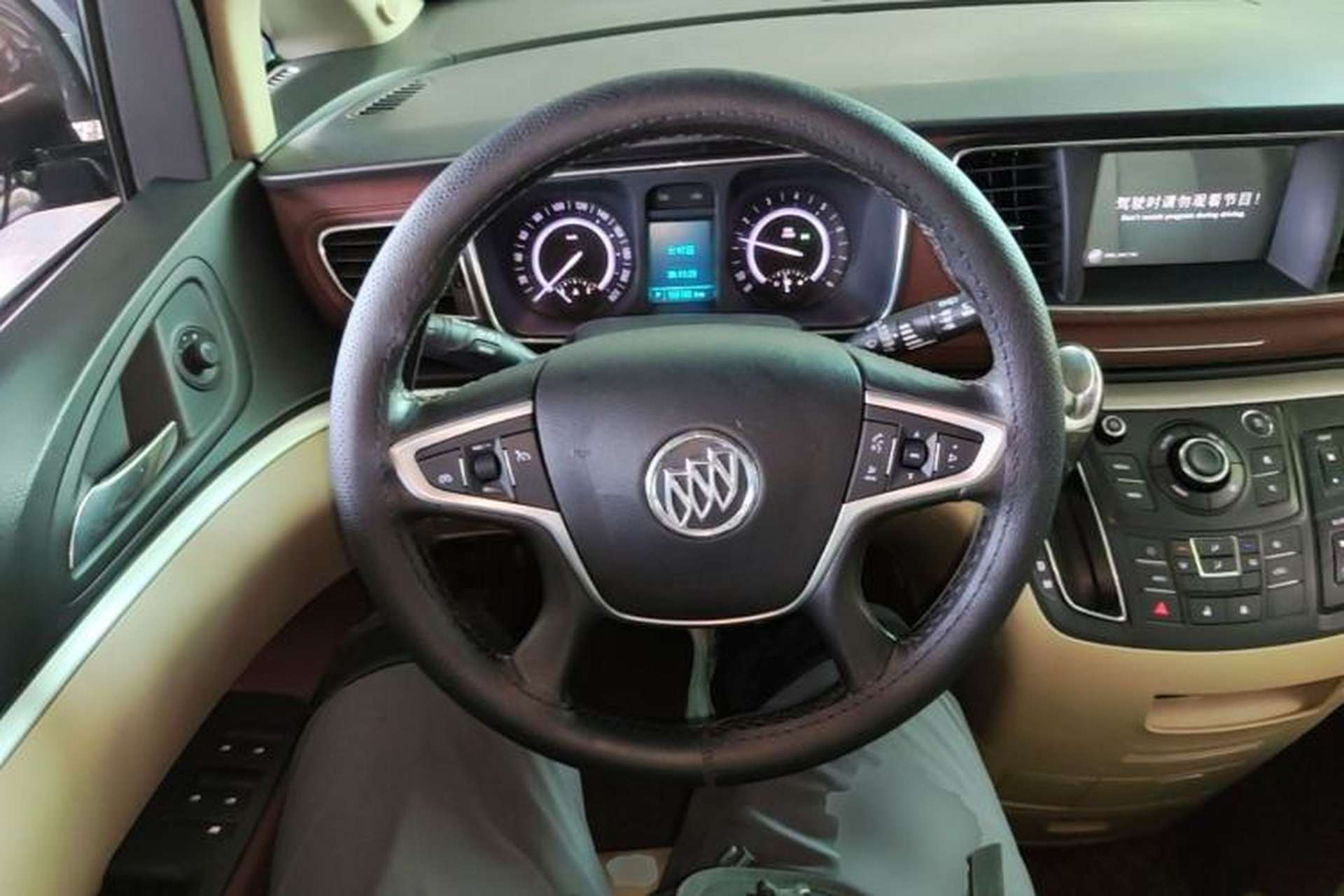 Used Buick GL8 2017 25S Luxury Version China V Standard Steering Wheel