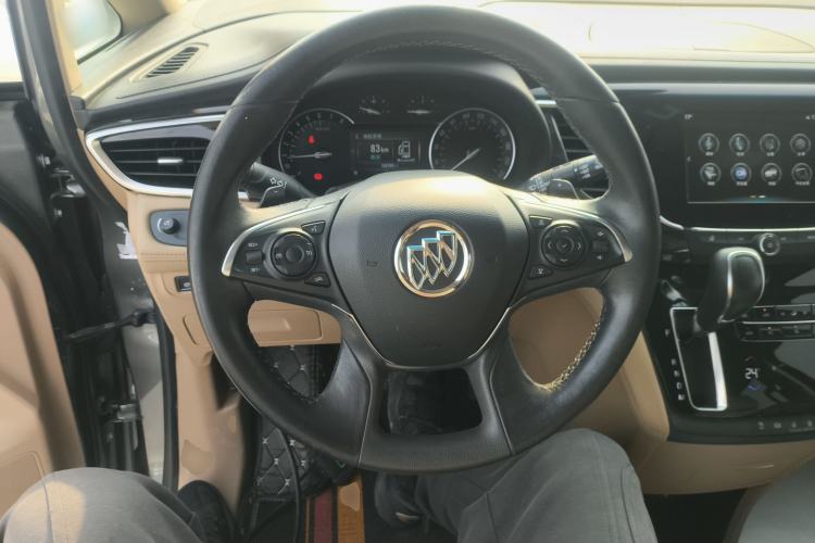 Used Buick GL8 2017 ES 28T Luxury Model China V Standard Steering Wheel