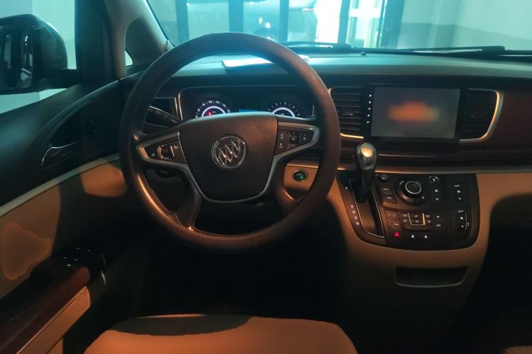 Used Buick GL8 2017 25S Comfort Version China V Standard Steering Wheel